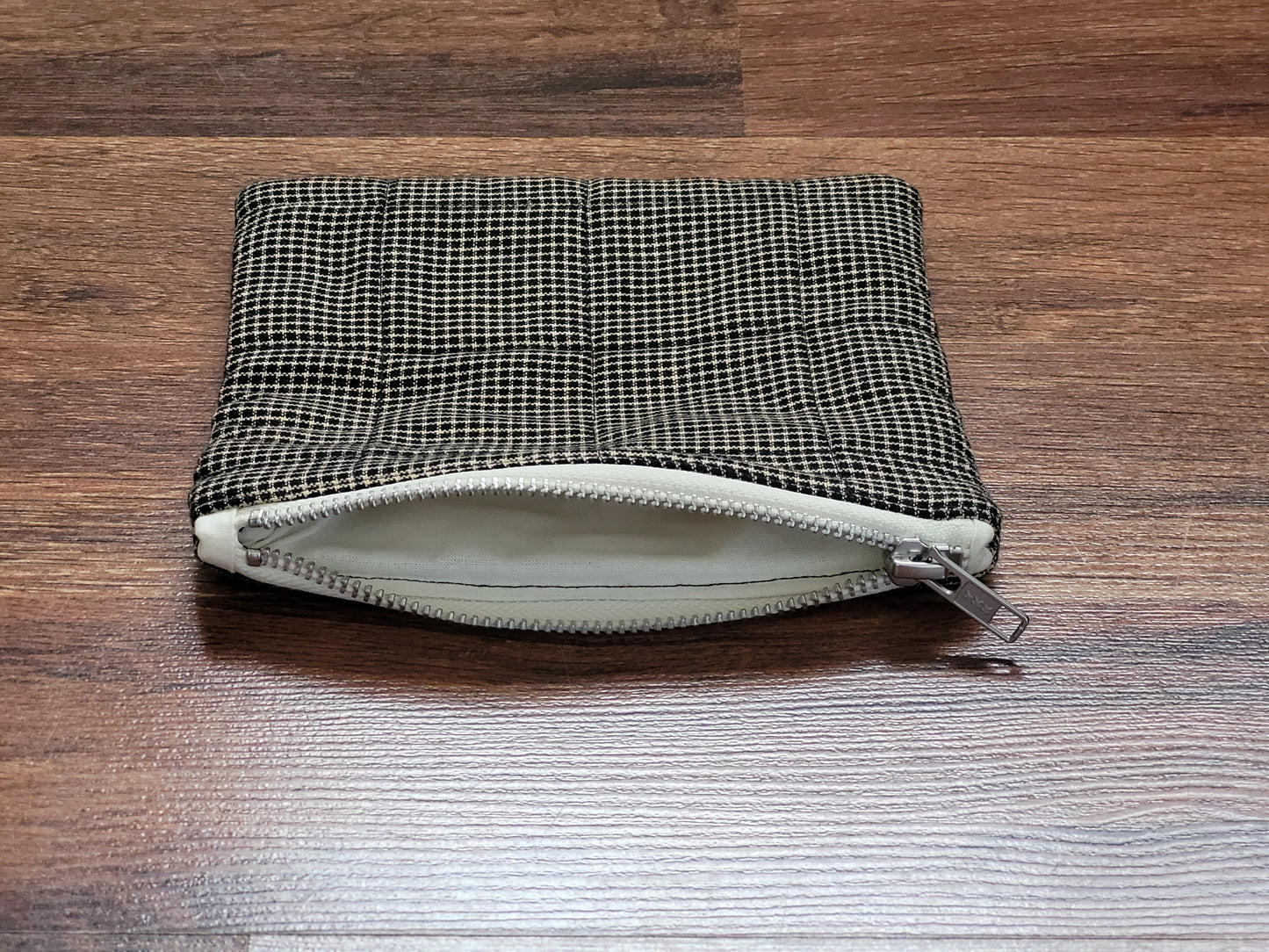 "Primitive" - Medium Quilted Pouch