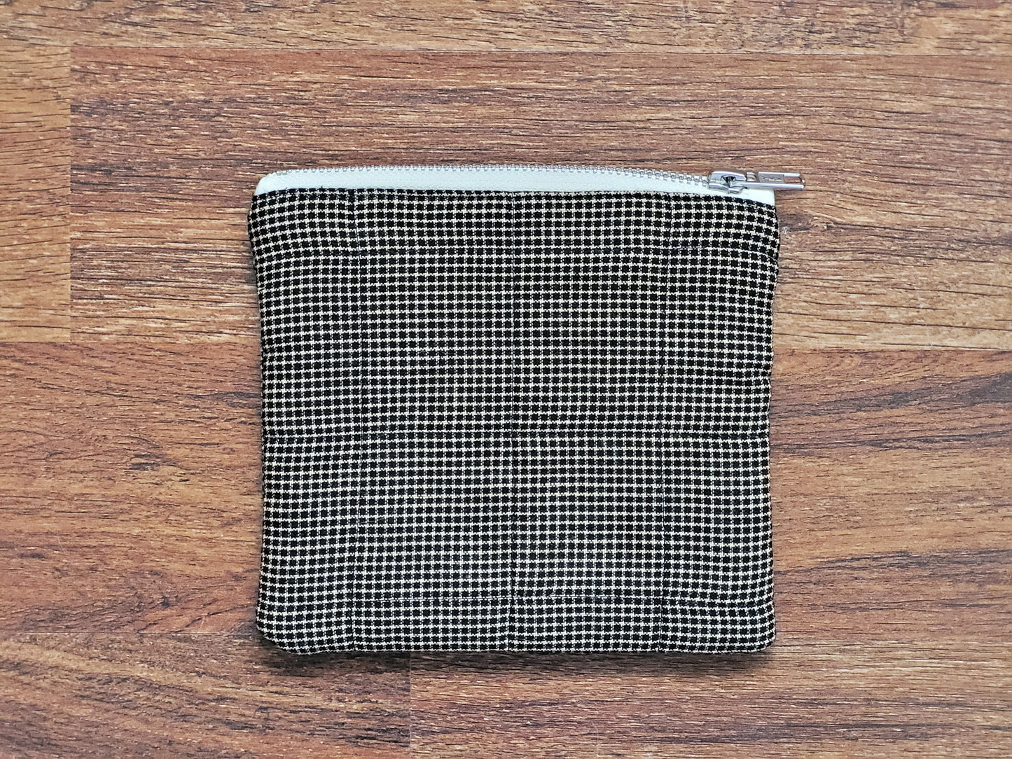 "Primitive" - Medium Quilted Pouch