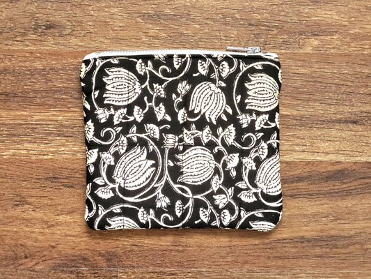"India Contrast" - Medium Quilted Pouch
